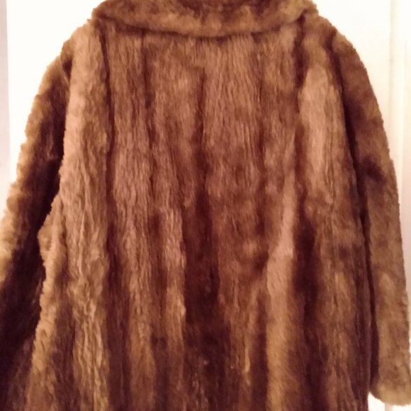 Manteau véritable fourrure , excellent état taille Mcouleur Marron - Picture 2 of 4